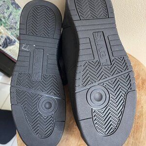New Levi's Black Power Step Sneakers Size 9